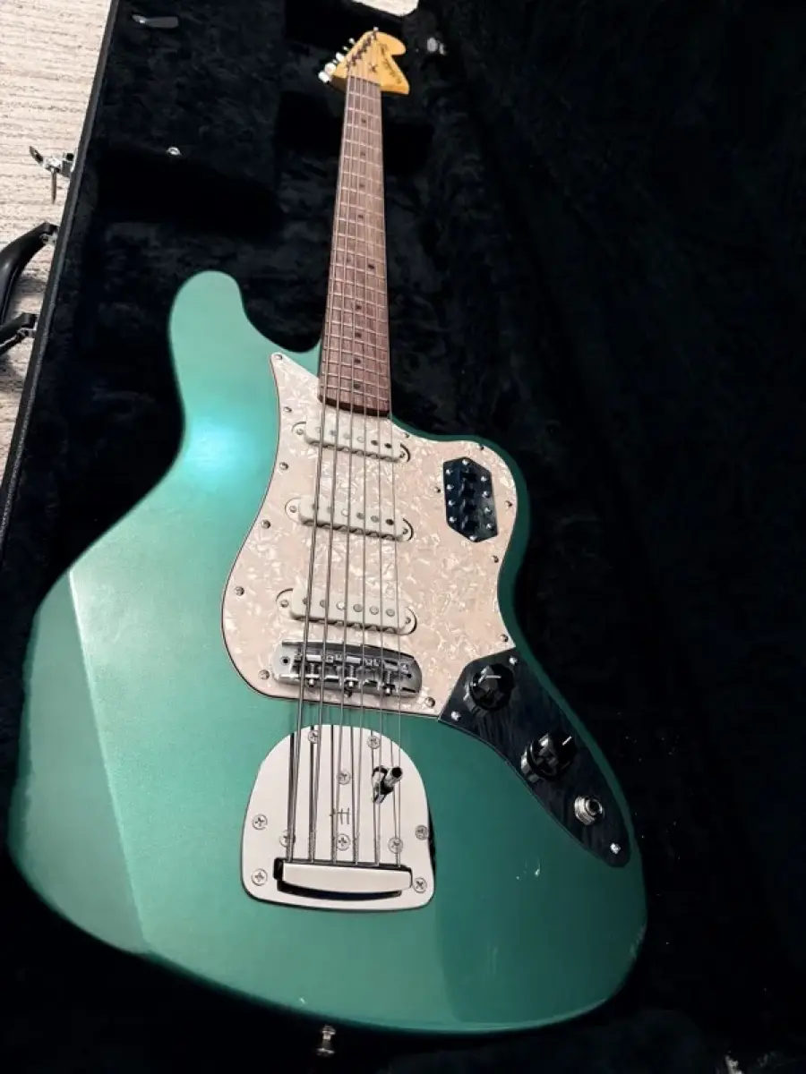 La guitare de Jeanne — vue générale — Custom Shop France